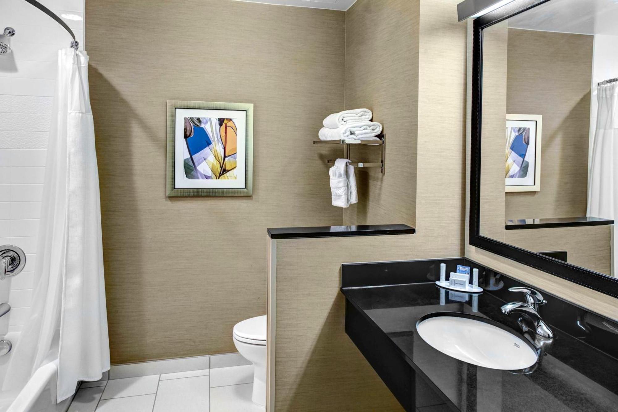 Fairfield Inn & Suites By Marriott Lansing At Eastwood Εξωτερικό φωτογραφία