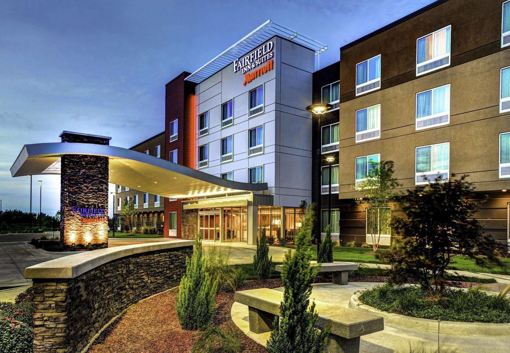 Fairfield Inn & Suites By Marriott Lansing At Eastwood Εξωτερικό φωτογραφία