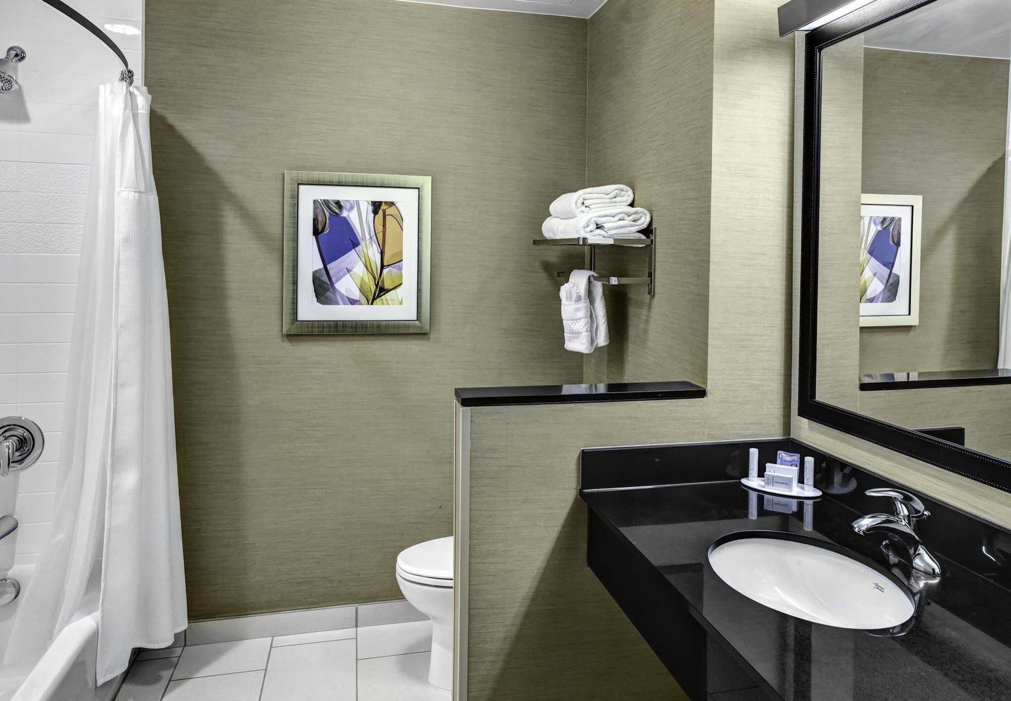 Fairfield Inn & Suites By Marriott Lansing At Eastwood Εξωτερικό φωτογραφία